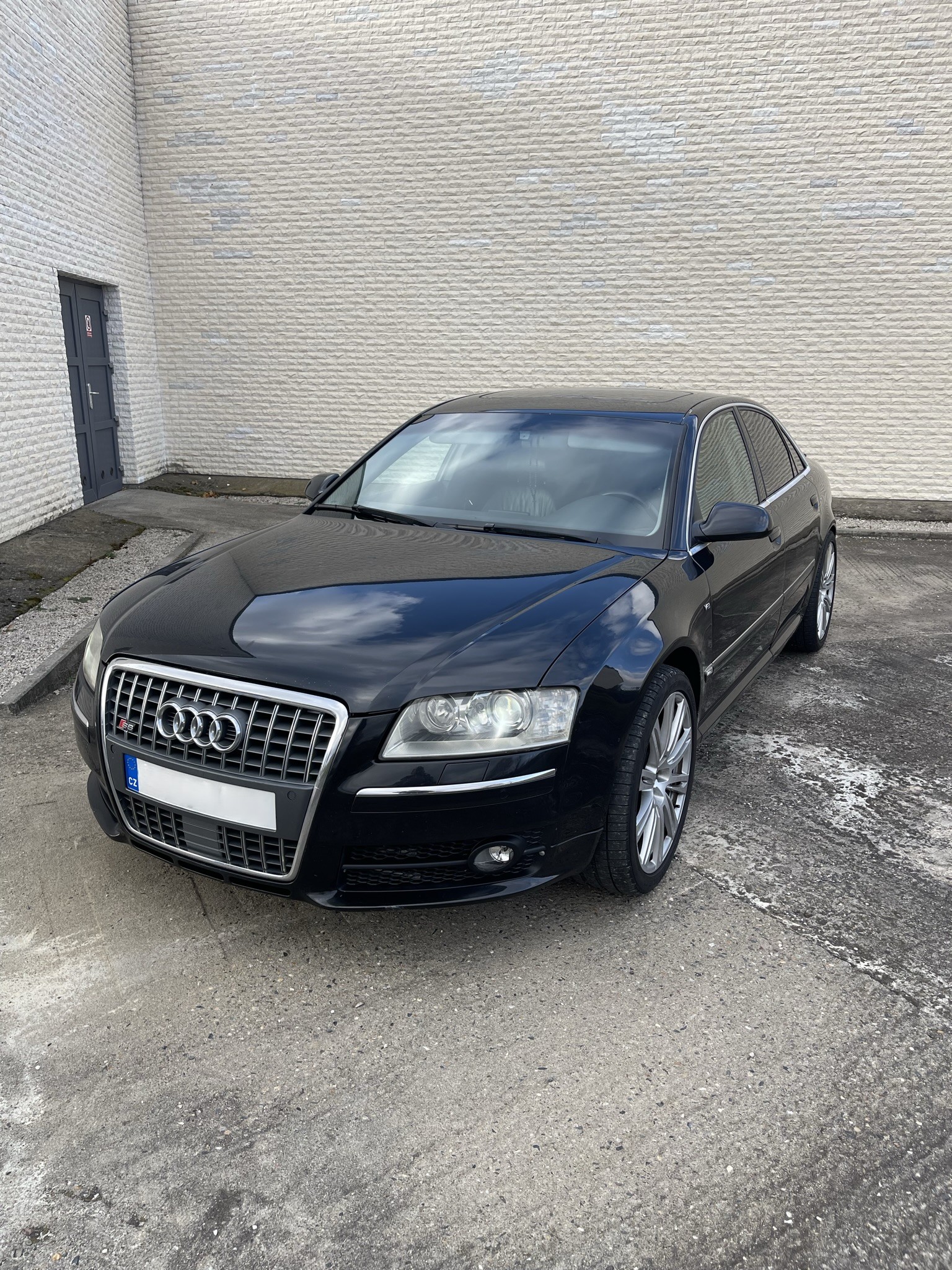 Audi A8 4.2 V8 Quattro